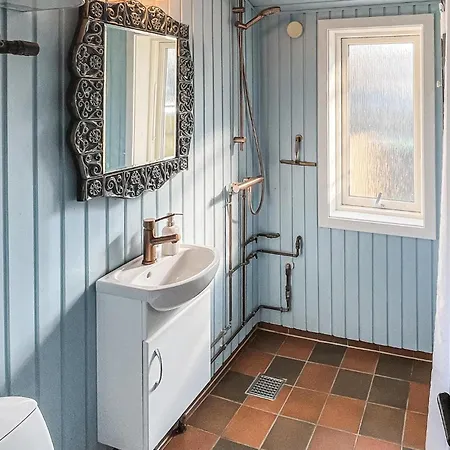 4 Bedroom Beautiful In * Fårevejle