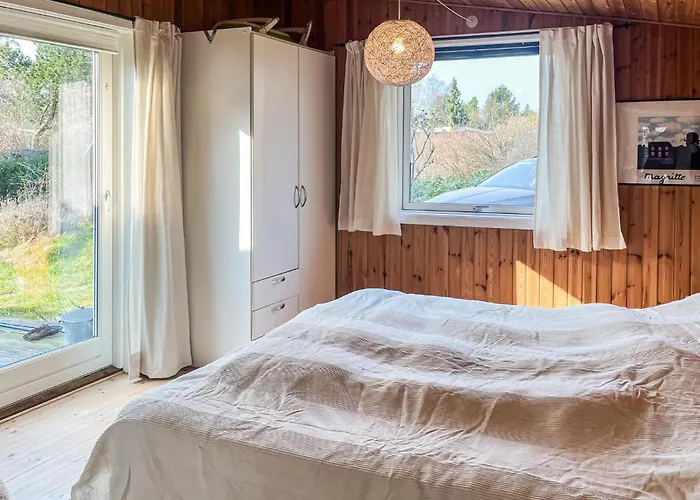 4 Bedroom Beautiful In * Fårevejle