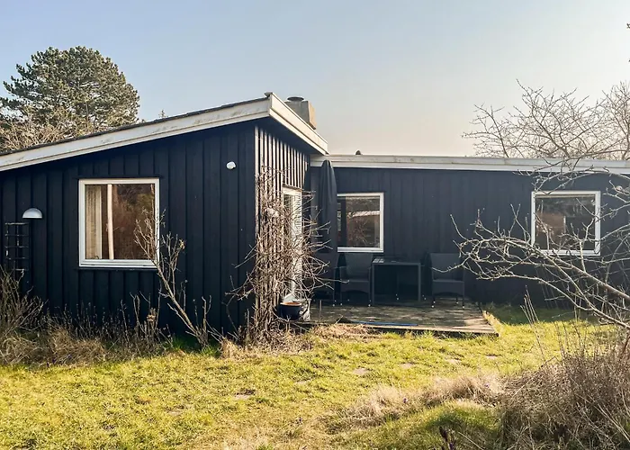 4 Bedroom Beautiful In Fårevejle